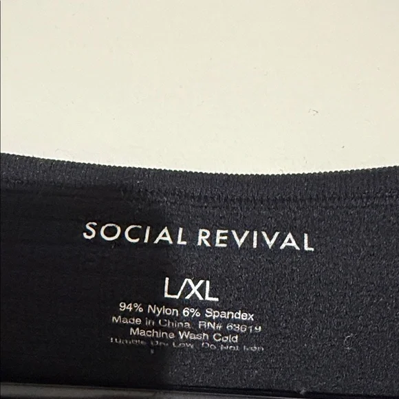 Black Long Sleeve Women's Top - Picture 2 of 3